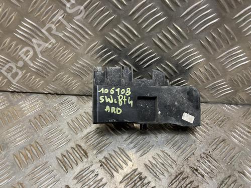 Used Rear bumper bracket SUZUKI SWIFT IV (FZ, NZ) 1.3 DDiS (AZG413D, ZC02S, ZC92S) (75 hp) 31201559