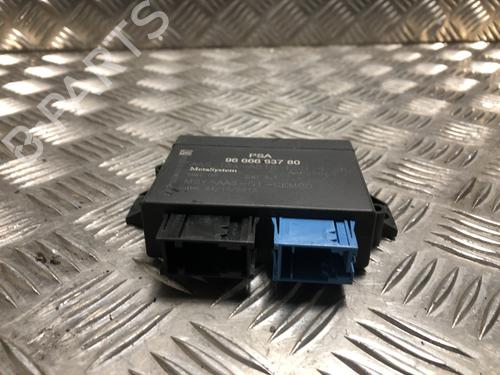 Used Control unit PEUGEOT 5008 (0U_, 0E_) 2.0 HDi (163 hp) 31199225