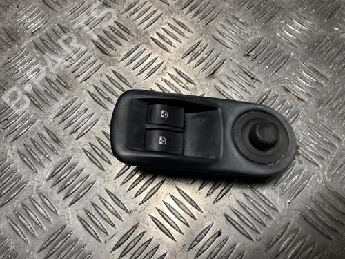 Used Left front window switch RENAULT TRAFIC II Van (FL) 2.0 dCi 115 (FL01, FL0U, FL00, FL0H, FL0M) (114 hp) 31660718