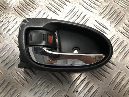 Poignée intérieure avant gauche TOYOTA YARIS (_P9_) 1.4 D-4D (NLP90_, NLP90R) (90 hp) 31201766