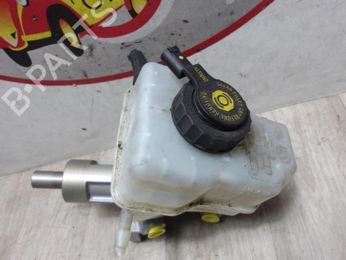 Used Brake master cylinder BMW 1 (E87) 118 d (143 hp) 13277233