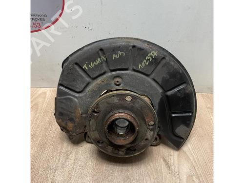 Used Right front steering knuckle VW TIGUAN (5N_) 1.4 TSI (150 hp) 13275041