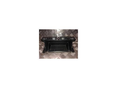 Koppholder/Gjenstandsholder PEUGEOT 208 II (UB_, UP_, UW_, UJ_) 1.2 PureTech 100 (101 hp) 30786024