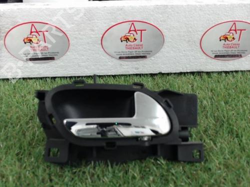 Used Front right interior door handle PEUGEOT 407 (6D_) 2.0 HDi 135 (6DRHRH, 6DRHRE, 6DRHRG, 6DRHRJ) (136 hp) 13037620