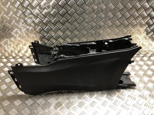 Console central PEUGEOT 2008 II (UD_, US_, UY_, UJ_, UR_, UC_) 1.5 BlueHDI 100 (102 hp) 31202808