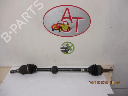 Used Right front driveshaft TOYOTA YARIS (_P9_) 1.4 D-4D (NLP90_, NLP90R) (90 hp) 13291731