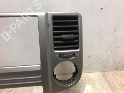 Console centrale NISSAN X-TRAIL I (T30) 2.2 Di 4x4 (114 hp) 20622107