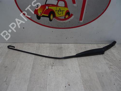 Used Front windshield wiper arm FIAT PANDA (169_) 1.2 (169.AXB11, 169.AXB1A) (60 hp) 25298160