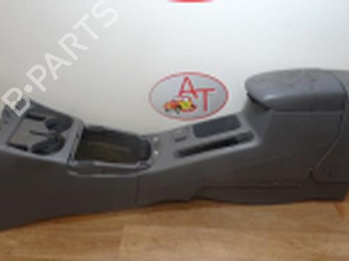 Mittelkonsole TOYOTA RAV 4 II (_A2_) 2.0 D 4WD (CLA20_, CLA21_, CLA20R, CLA21R) (116 hp) 29493636