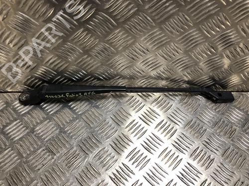 Used Front windshield wiper arm SKODA FABIA II (542) 1.2 12V (60 hp) 31244957