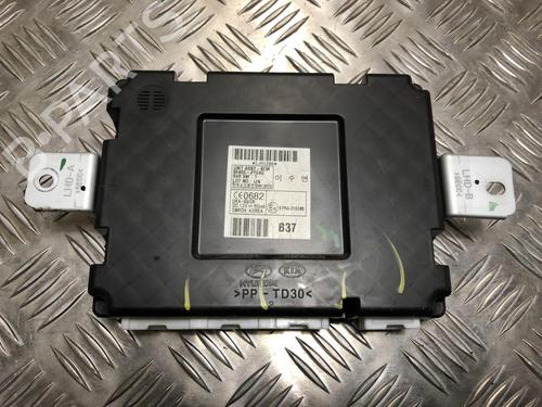 Used Fuse box HYUNDAI ix35 (LM, EL, ELH) 1.7 CRDi (116 hp) 31196949