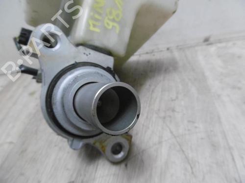 Used Brake master cylinder MINI MINI (R56) Cooper (120 hp) 13276961