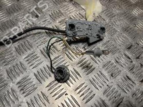 Used Licence plate light TOYOTA YARIS (_P9_) 1.4 D-4D (NLP90_, NLP90R) (90 hp) 30703084