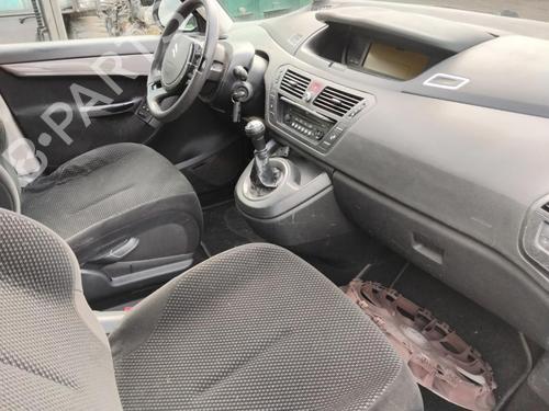 Left front fog light CITROËN C4 Grand Picasso I (UA_) 1.6 HDi | BP31187163C30 