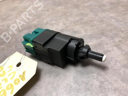 Used Switch RENAULT CLIO V (B7_) 1.0 TCe 90 (B7MT) (91 hp) 23128662