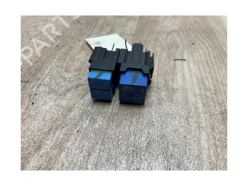 Fuse box RENAULT CAPTUR I (J5_, H5_) 1.5 dCi 90 (J5N4, J5M5, J5MW, J5M6, J5AL, J5AJ) | BP13267629E1 