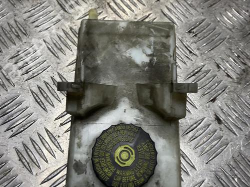 Bremsevæskebeholder PEUGEOT 5008 (0U_, 0E_) 1.6 HDi (110 hp) 32267584