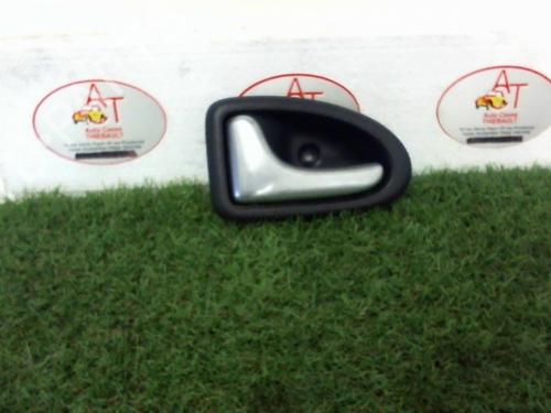 Used Front right interior door handle RENAULT CLIO II (BB_, CB_) 1.4 16V (B/CB0P, BB13) (98 hp) 13037001
