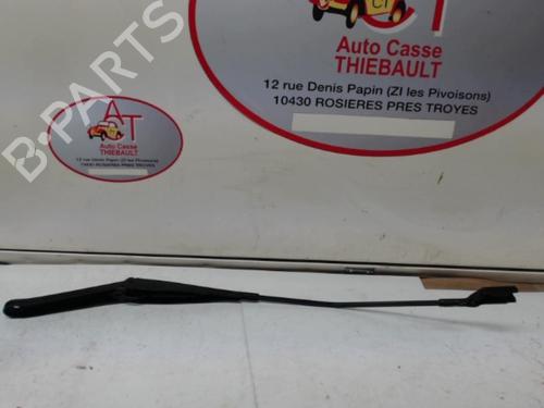 Used Front windshield wiper arm FORD FIESTA VI (CB1, CCN) 1.0 EcoBoost (100 hp) 13262239