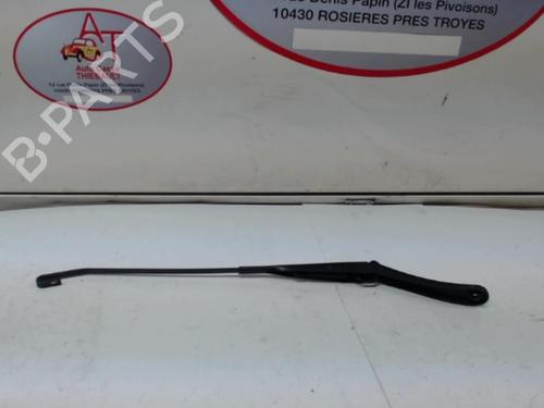 Used Front windshield wiper arm DACIA DUSTER (HS_) 1.5 dCi 4x4 (HSMC, HSMD) (110 hp) 13128796