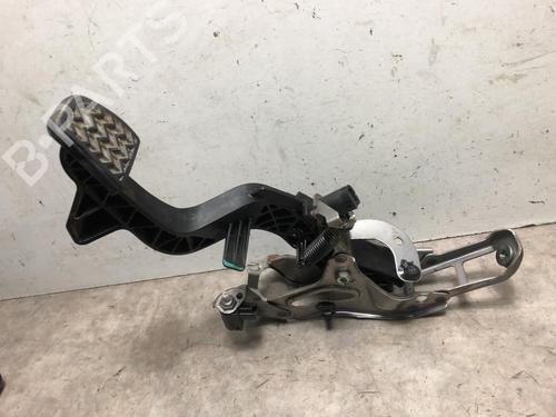 Used Clutch pedal TOYOTA YARIS (_P9_) 1.33 VVT-i (NSP90_, NSP90R) (100 hp) 20643595