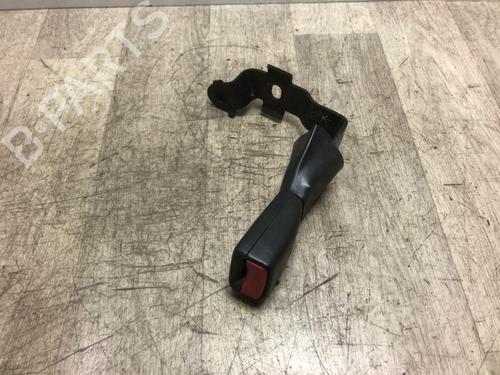 Used Seat buckle TOYOTA AVENSIS (_T25_) 2.0 D-4D (CDT250_, CDT250R) (116 hp) 20625628