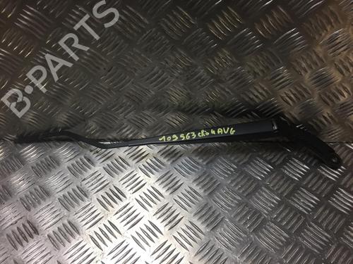 front-windshield-wiper-arm-renault-clio-iv-bh_-2012-2013-2014-2015-2016-2017-2018-2019-2020-2021-24490462 main image