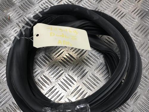 Used Rubber door seal DACIA DUSTER (HM_) 1.5 dCi 115 (HMAD) (116 hp) 31187850