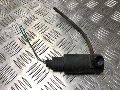 Used Washer pump TOYOTA YARIS (_P9_) 1.4 D-4D (NLP90_, NLP90R) (90 hp) 24492894