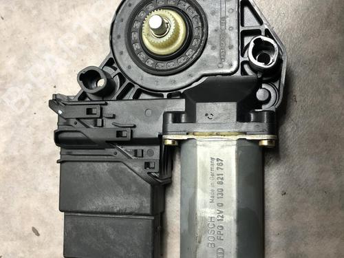 Used Left rear window motor VW GOLF IV (1J1) 1.4 16V (75 hp) 20617808