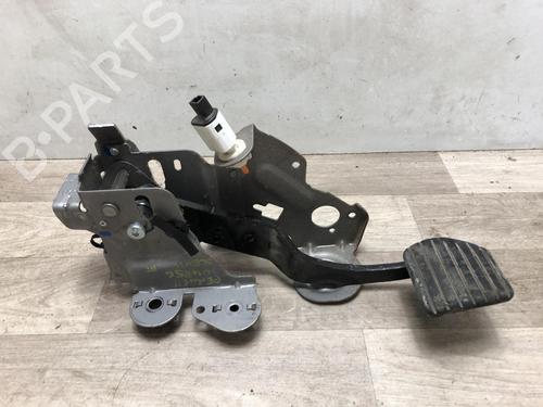 break-pedal-renault-grand-scenic-iii-jz01_-15-dci-jz09-jz0d-jz10-jz14-jz1g-jz29-jz2c-465010016r-2009-2010-2011-2012-2013-2014-2015-2016-13387200 main image