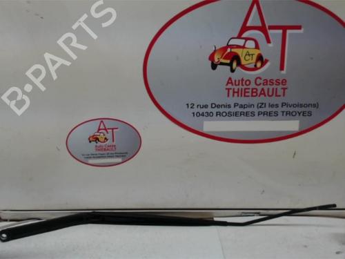 Used Front windshield wiper arm RENAULT CLIO IV (BH_) 1.5 dCi 75 (75 hp) 22795086