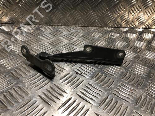 Used Hinge/Door check strap Hinge/Door check strap VOLVO V40 Estate (645) 1.8 (115 hp) 23068959 23068959