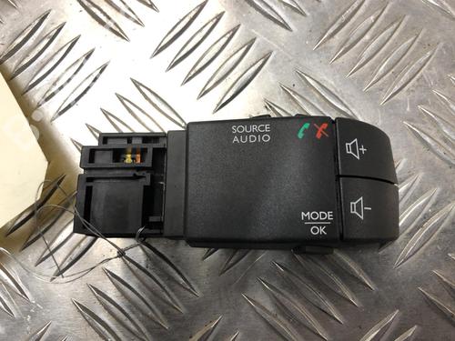 switch-renault-clio-iv-bh_-2012-2013-2014-2015-2016-2017-2018-2019-2020-2021-31200101 main image