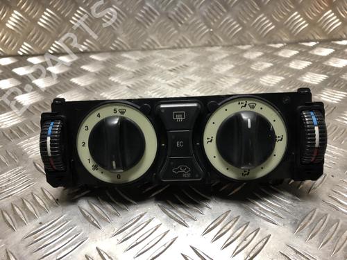 Used Climate control MERCEDES-BENZ SLK (R170) 200 (170.435) (136 hp) 23567710