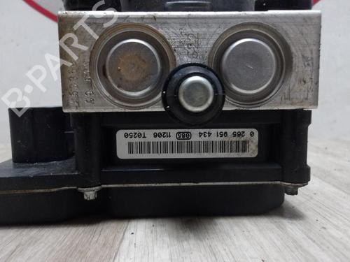 Used ABS pump PEUGEOT EXPERT Van (VF3A_, VF3U_, VF3X_) 2.0 HDi 130 (128 hp) 13292651