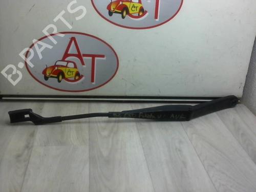 Used Front windshield wiper arm FORD FIESTA VI (CB1, CCN) 1.4 TDCi (70 hp) 13135927