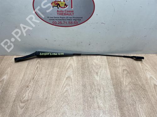 Used Front windshield wiper arm VW POLO V (6R1, 6C1) 1.6 TDI (90 hp) 13276063