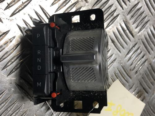 Used Shift knob Shift knob PEUGEOT 2008 II (UD_, US_, UY_, UJ_, UR_, UC_) 1.2 PureTech 130 (USHNS, URHNS) (130 hp) 32529534 32529534