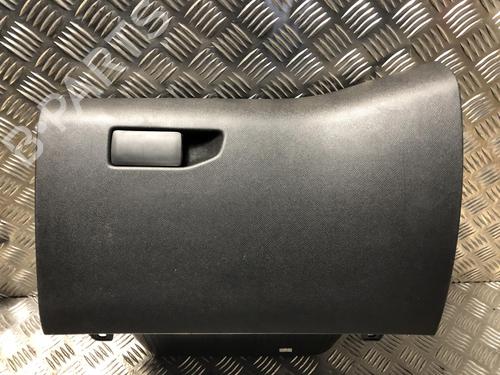 Used Glove box Glove box PEUGEOT 308 II (LB_, LP_, LW_, LH_, L3_) 1.6 HDi 100 (99 hp) 31021832 31021832