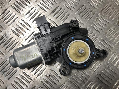 Used Right rear window motor Right rear window motor SEAT IBIZA IV (6J5, 6P1) 1.6 TDI (90 hp) 33334416 33334416