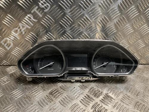 Used Instrument cluster PEUGEOT 2008 I (CU_) 1.2 VTi (82 hp) 31021882