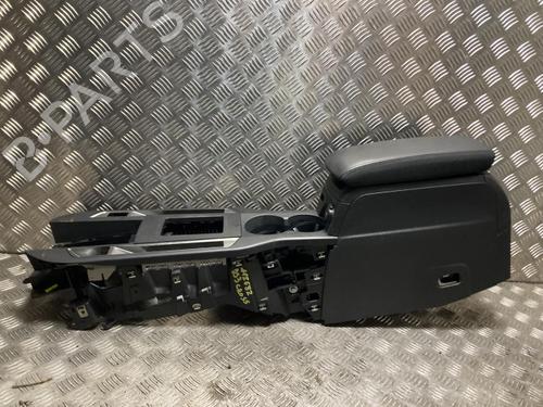 Used Middle console Middle console DS DS 3 / DS 3 CROSSBACK (UR_, UC_, UJ_) 1.2 PureTech 130 (URHNSS) (131 hp) 40610070 40610070