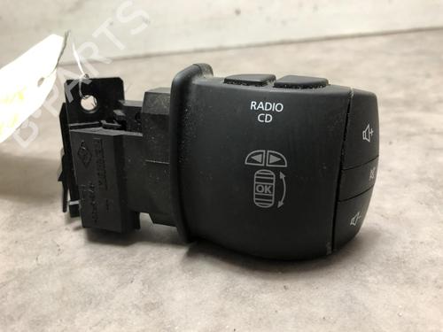 Used Switch RENAULT GRAND SCÉNIC III (JZ0/1_) 2.0 16V (JZ0G) (140 hp) 20632631
