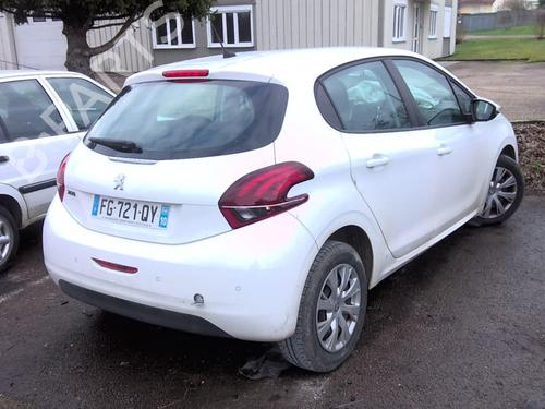 Licence plate light PEUGEOT 208 I (CA_, CC_) 1.5 BlueHDI 100 | BP24335829I40