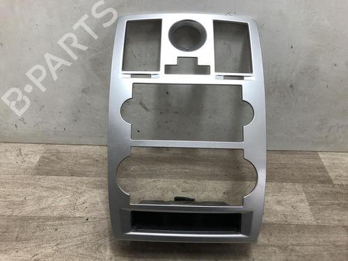 Used Middle console CHRYSLER 300C Touring (LX, LE) 3.0 CRD (218 hp) 23870244