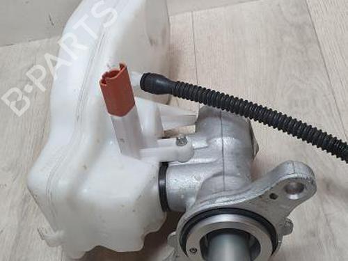 Used Brake master cylinder PEUGEOT 208 I (CA_, CC_) 1.2 PureTech 82 (82 hp) 13277162