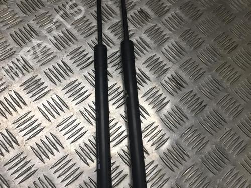 tailgate-lift-support-renault-clio-iv-bh_-2012-2013-2014-2015-2016-2017-2018-2019-2020-2021-24037186 main image