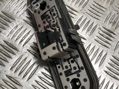 Éclairage de plaque d'immatriculation PEUGEOT 5008 (0U_, 0E_) 2.0 HDi (163 hp) 31199210