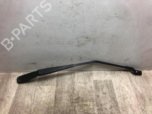 Used Front windshield wiper arm VOLVO V40 Hatchback (525) T2 GTDi (120 hp) 23873746